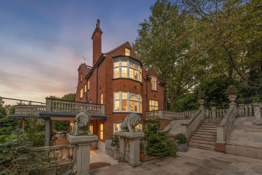 Property photo 2 of 11