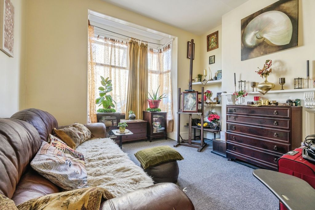 Property photo 2 of 14 Photo