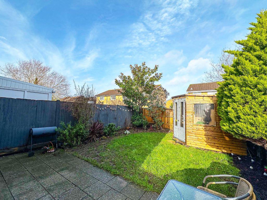 Property photo 2 of 15 4862875