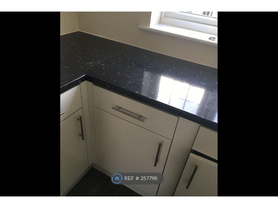 Property photo 3 of 21 Kitchen