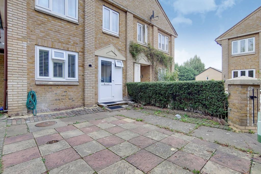 Property photo 1 of 27
