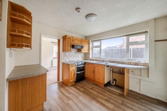 Property photo 2 of 21 Kitchen