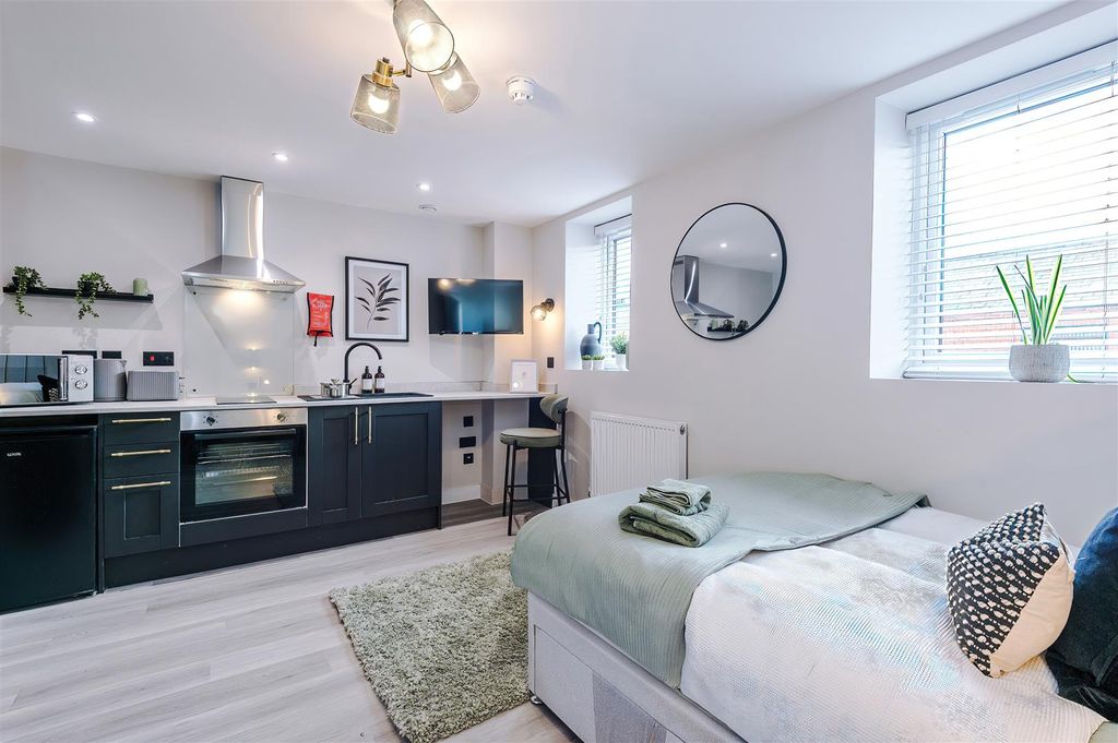 Property photo 1 of 21 Livingspacesnw-22.Jpg