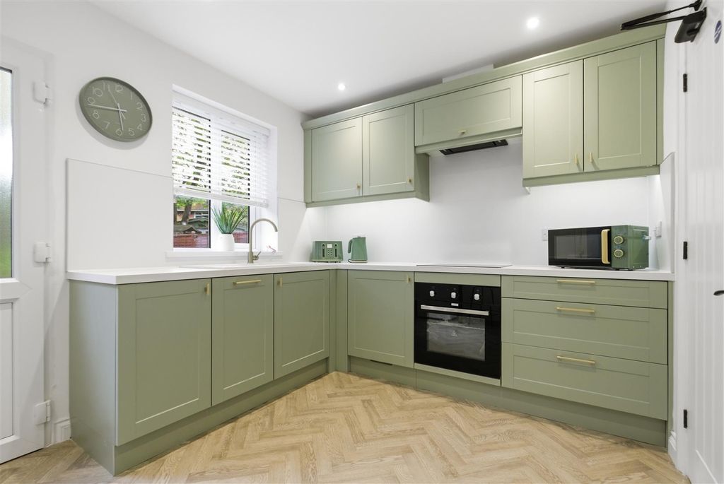 Property photo 2 of 16 Little John Road 7.Jpg