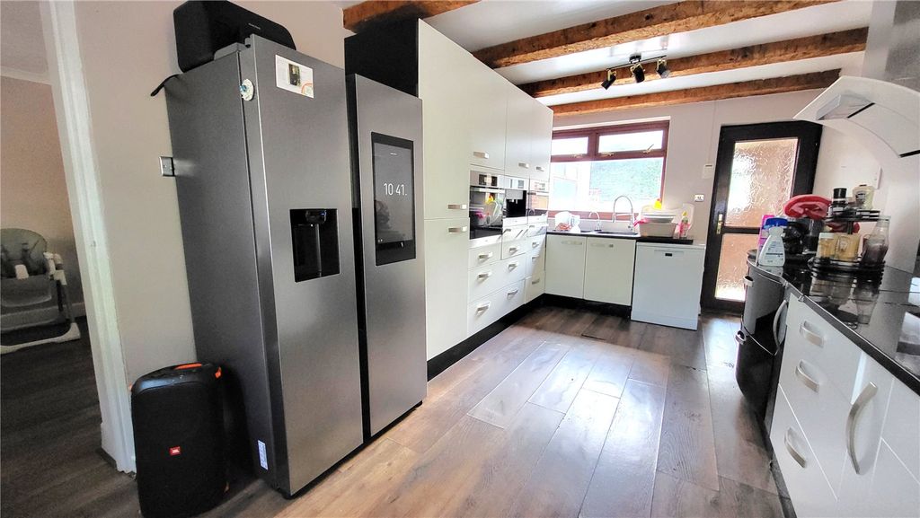 Property photo 2 of 11 Picture 2