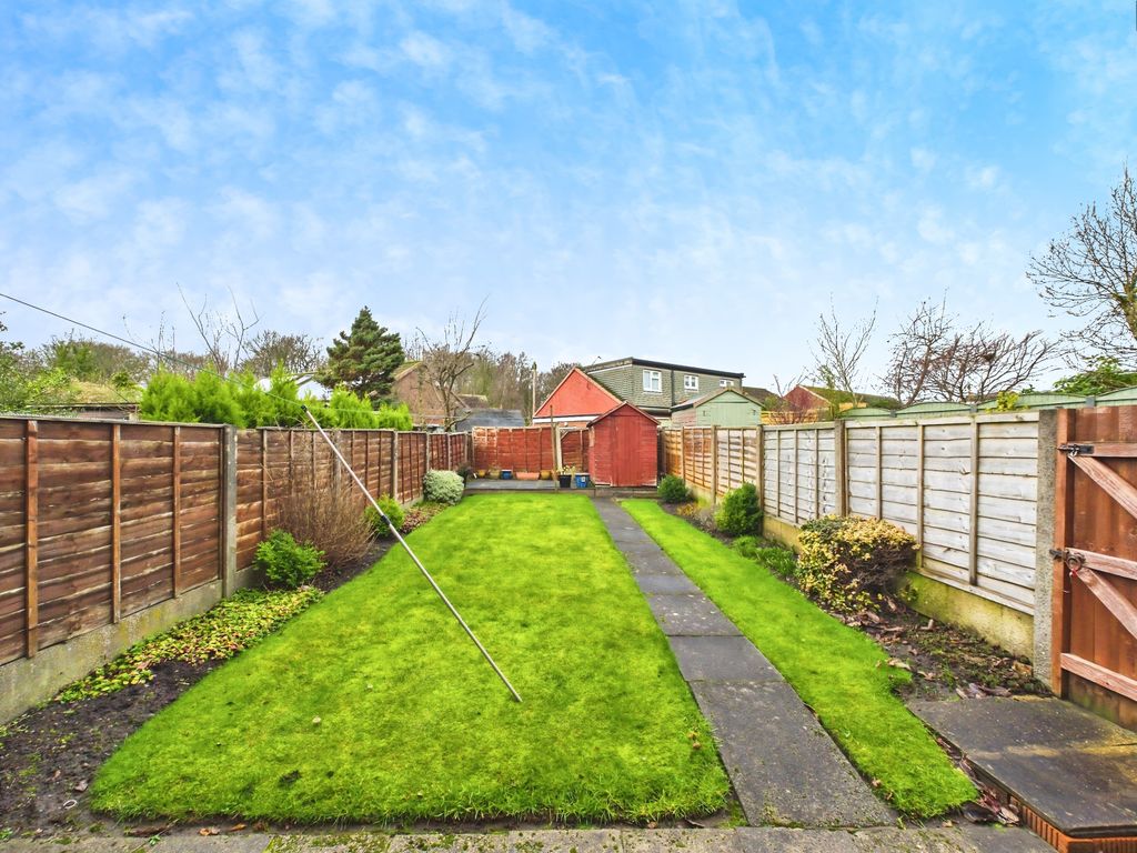 Property photo 2 of 27