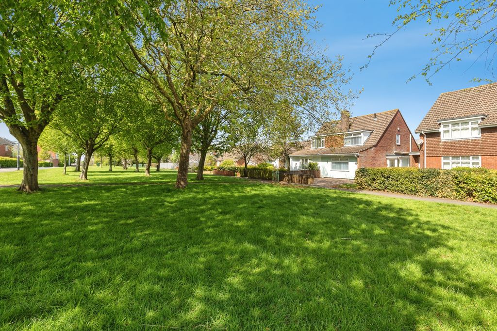 Property photo 2 of 20