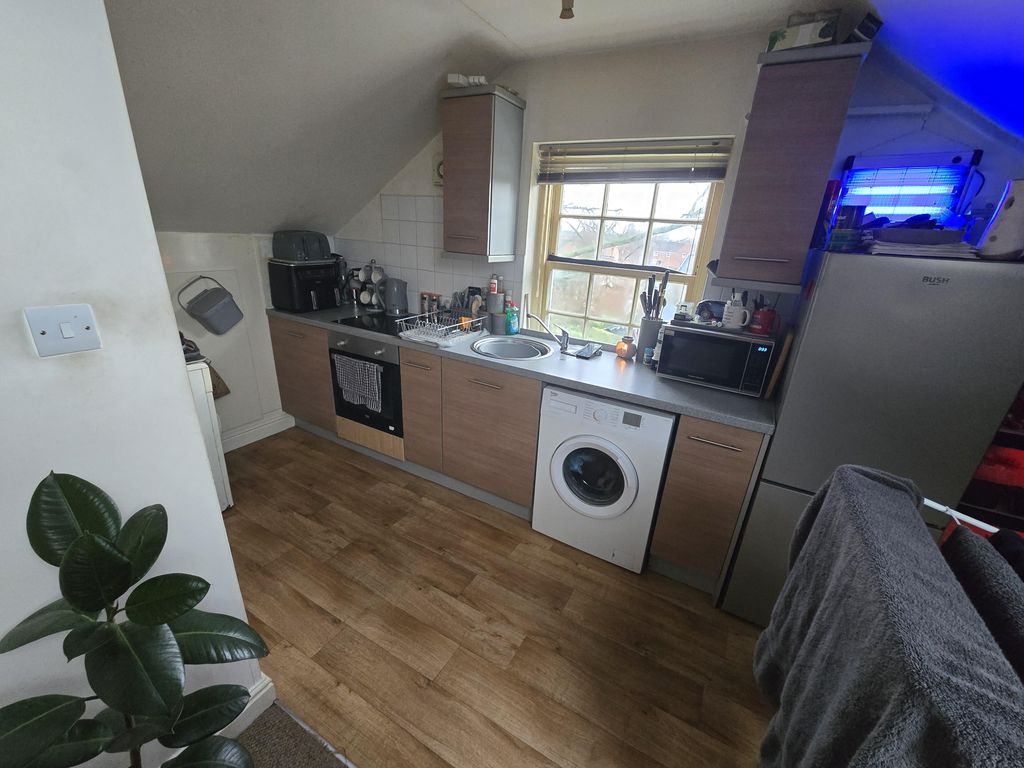 Property photo 3 of 8 R260129 049 - Flat 12 Hailgate Mews, Howden, Goole, North Humb (13).Jpg