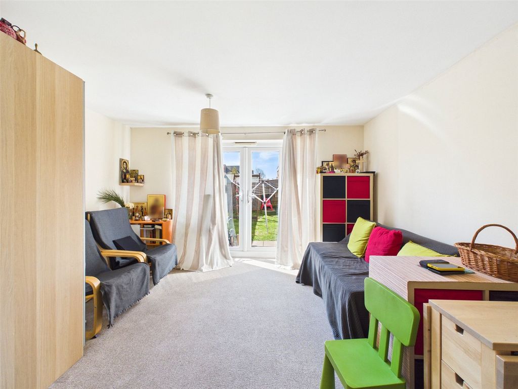 Property photo 3 of 8 Picture No. 06