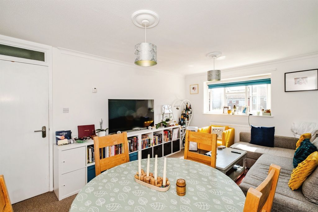 Property photo 3 of 16