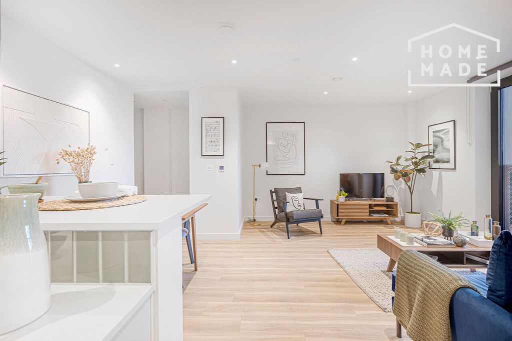 Property photo 1 of 16 Ffc9B8103B362A846590F66B7c87