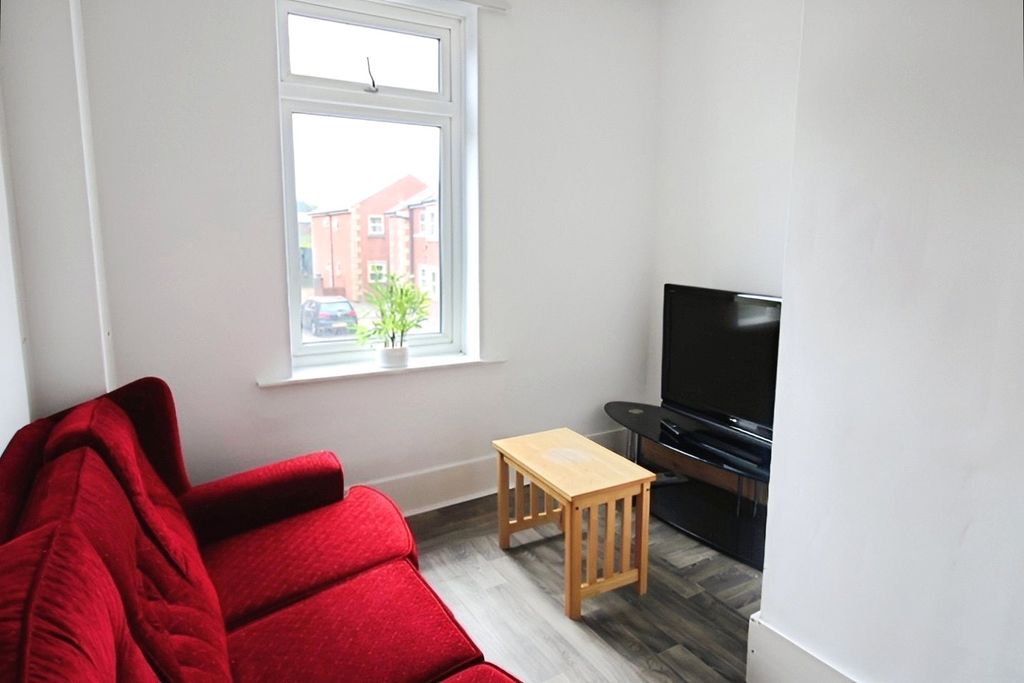 Property photo 2 of 6 Picture No. 07