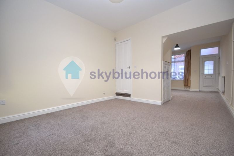 Property photo 1 of 9 Photo 7