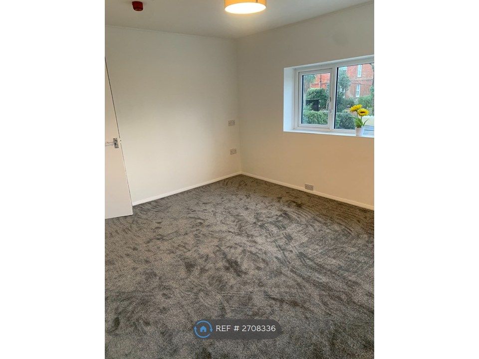 Property photo 2 of 14 Front Room