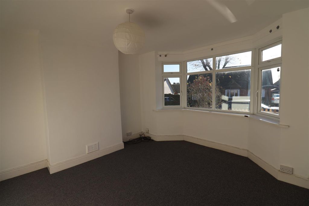 Property photo 2 of 10 Lounge