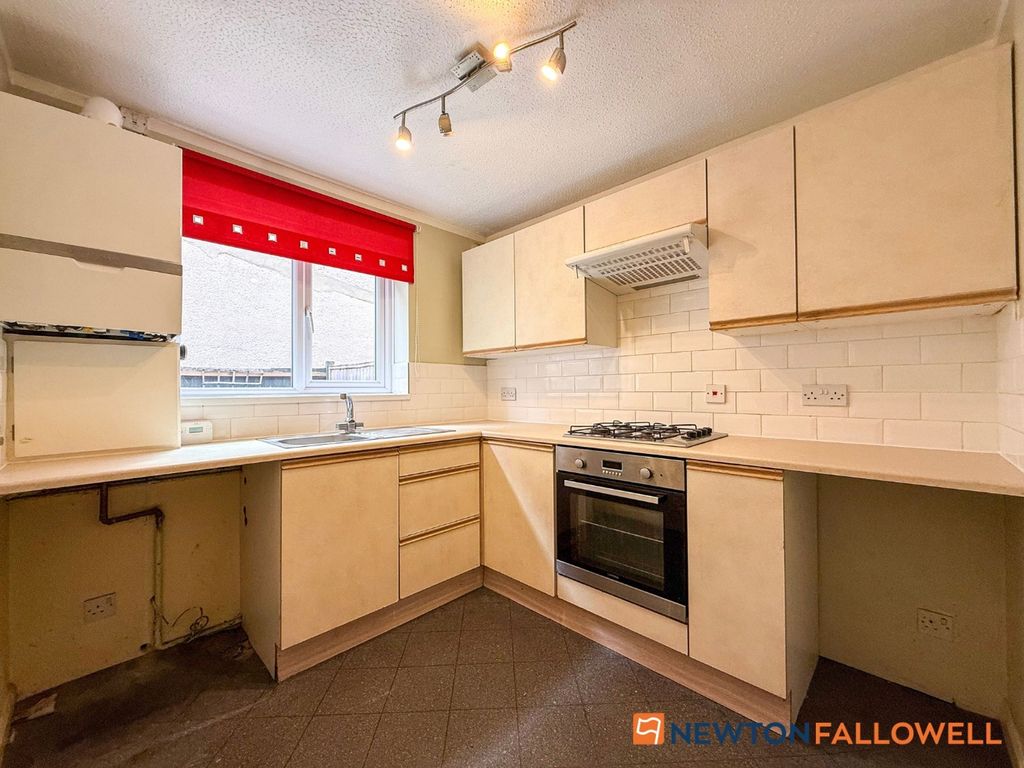 Property photo 2 of 15 Kitchen 1