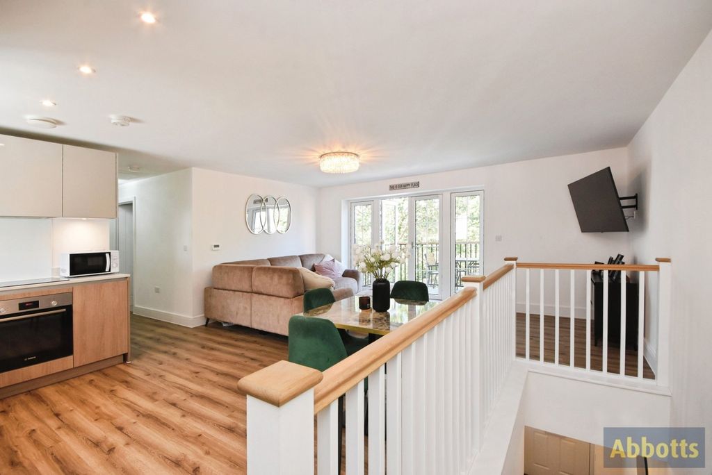 Property photo 3 of 19 Pbox-Img.Jpg