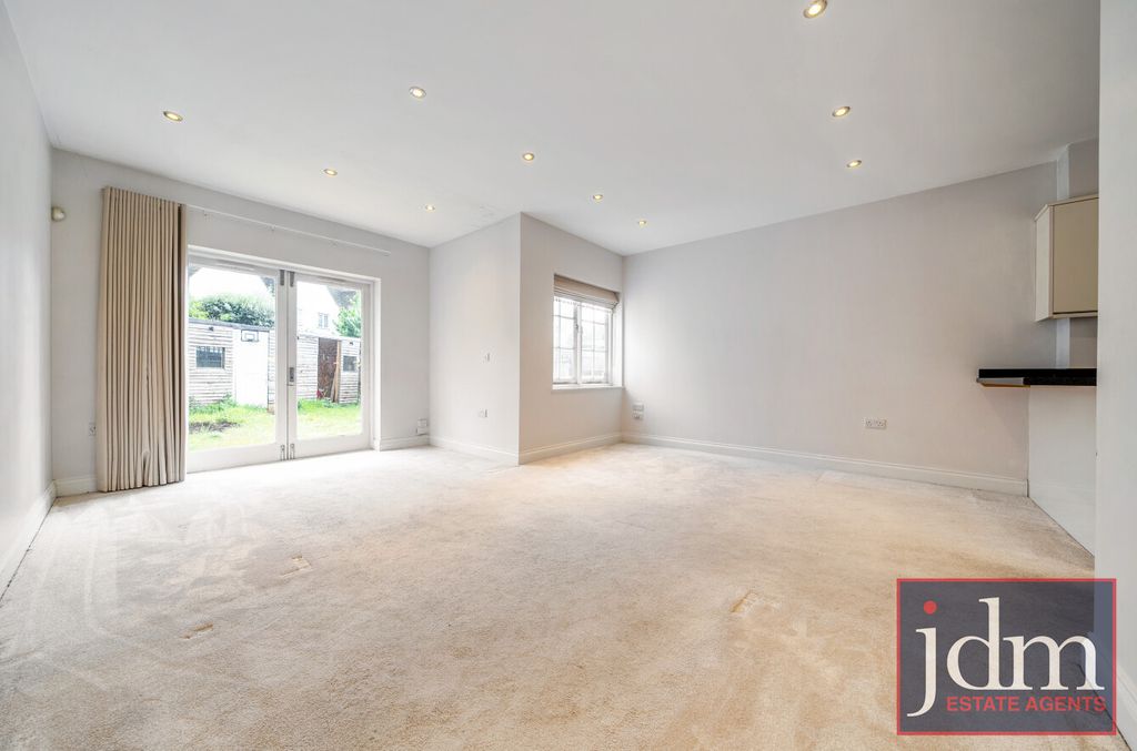 Property photo 1 of 11 Db18E686-2A5c-4Aa...