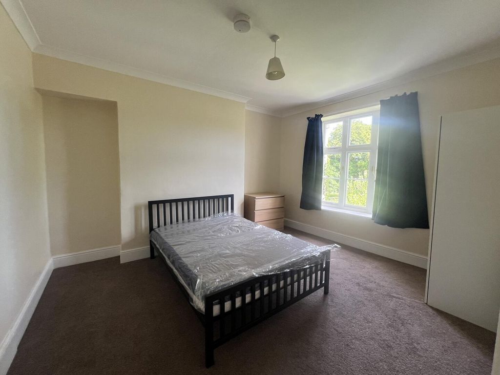 Property photo 2 of 7 Bedroom