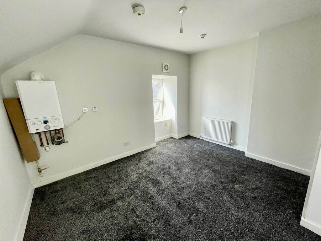 Property photo 3 of 12 Image7