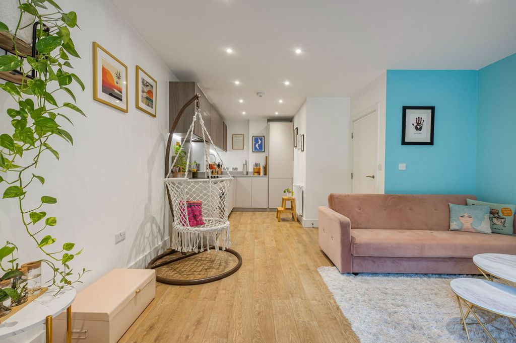 Property photo 3 of 9