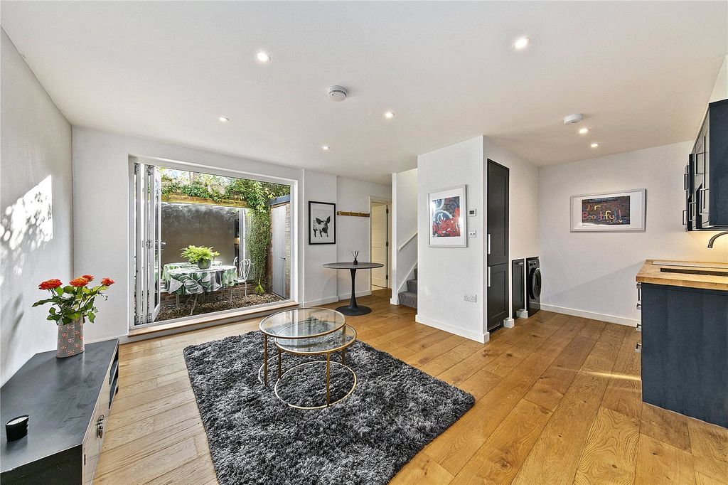 Property photo 2 of 9 Picture No. 10