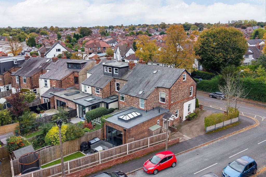 Property photo 2 of 26