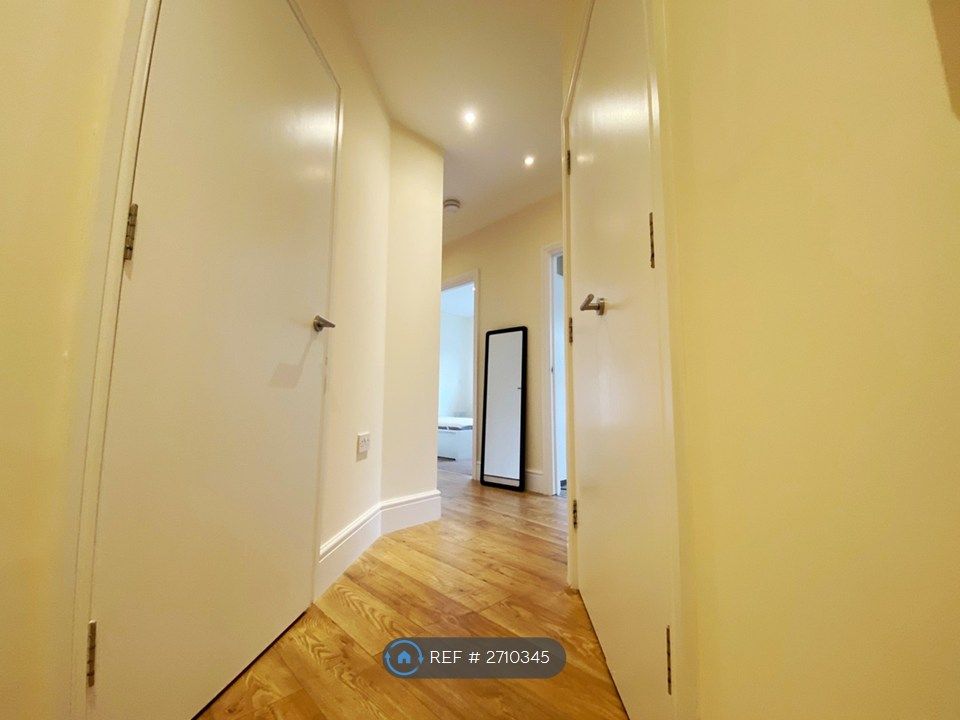 Property photo 3 of 30 Hallway