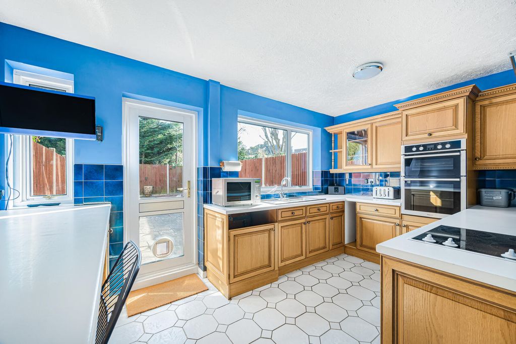 Property photo 2 of 13 Kitchen