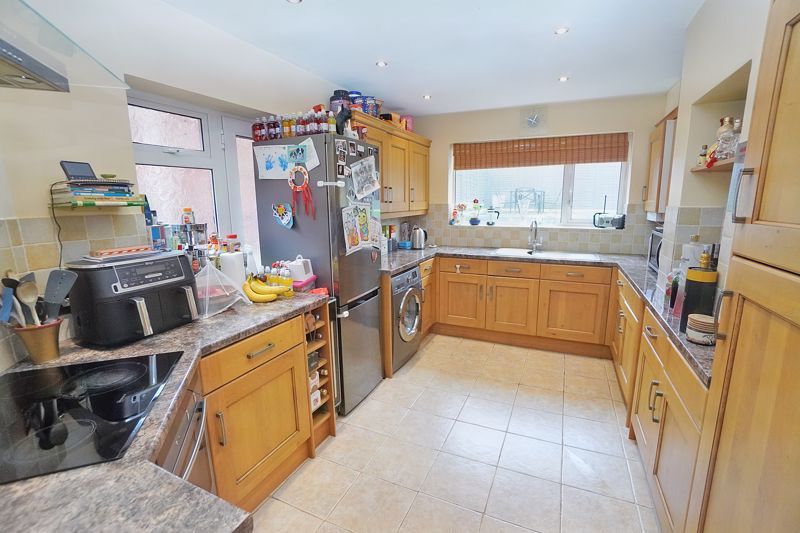 Property photo 2 of 12 Photo 6
