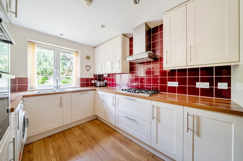 Property photo 3 of 18 1520326-24-1A0913...