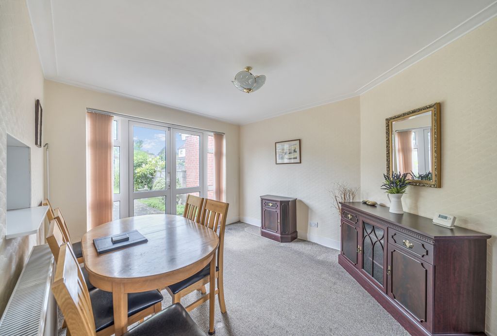 Property photo 2 of 13 1356090-10-68Cabd...