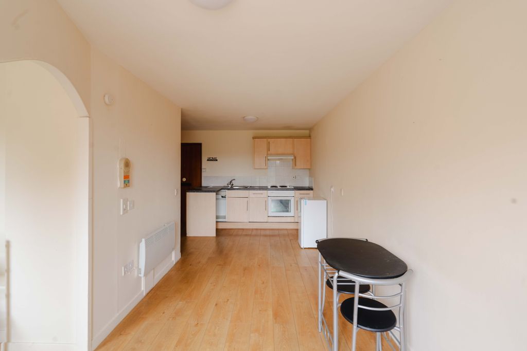 Property photo 2 of 9 4