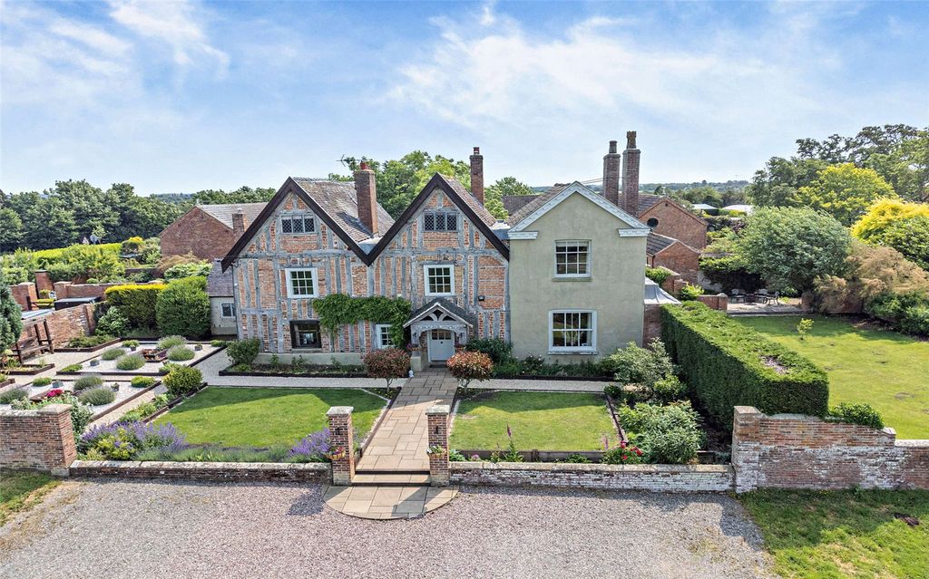 Property photo 1 of 38 Bletchley Manor