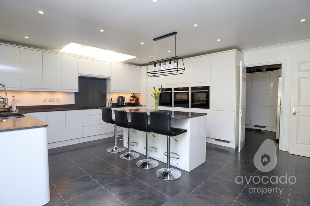 Property photo 3 of 24 5201828