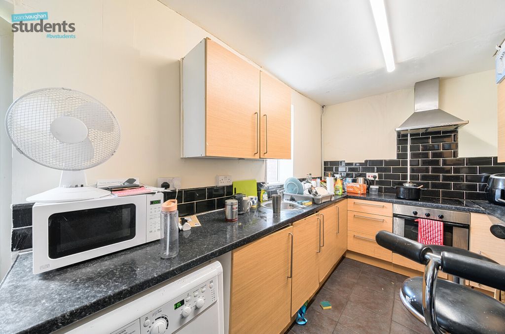 Property photo 3 of 10 62F1c7De-52A9-417...