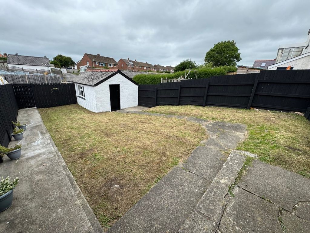 Property photo 2 of 34
