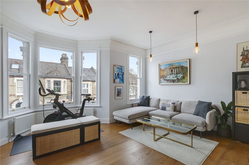 Property photo 3 of 11 Picture No. 17