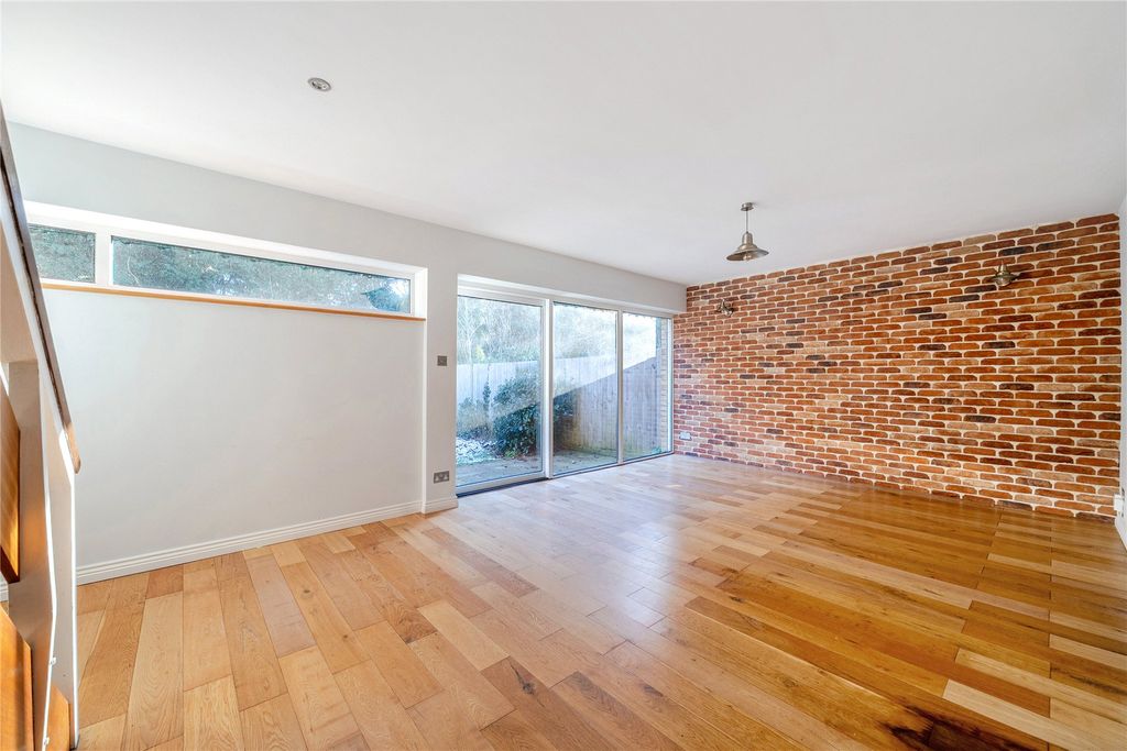 Property photo 2 of 34 Picture No. 53