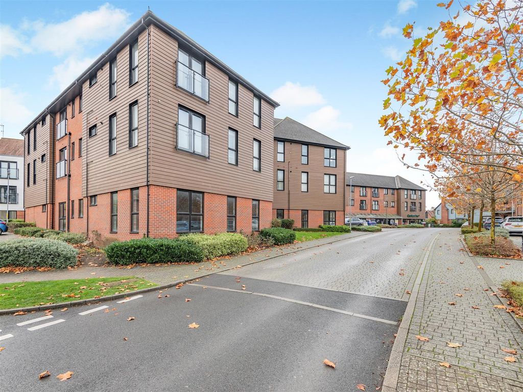 Property photo 1 of 12 8669165-Exterior03.Jpg