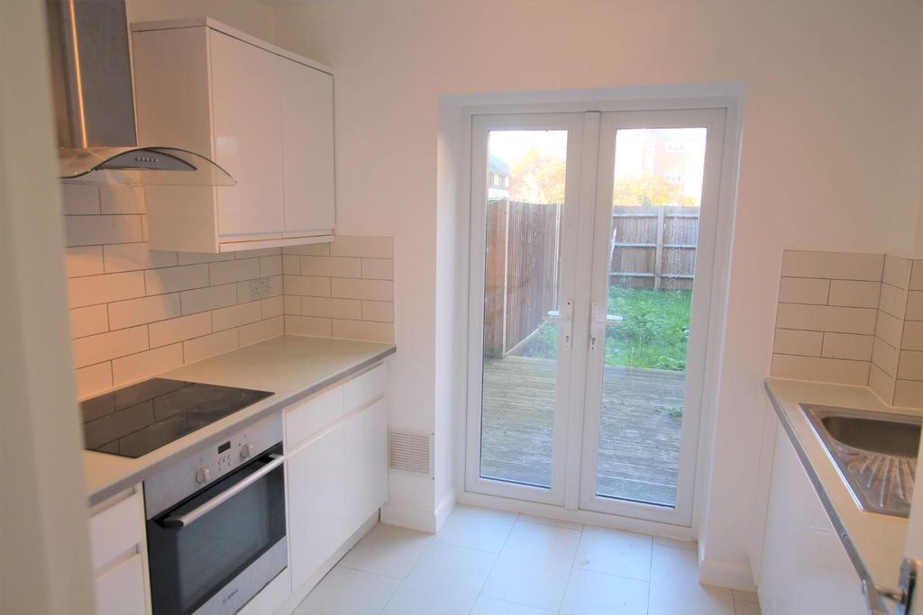 Property photo 2 of 8 Kitchen.Jpg