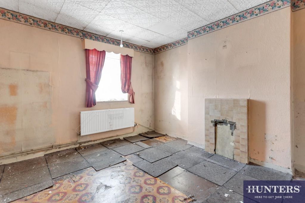 Property photo 3 of 8 Bedroom One