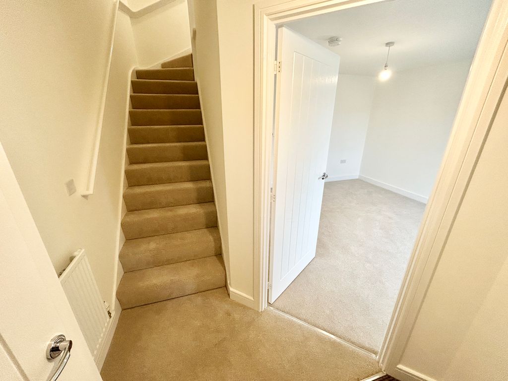 Property photo 3 of 25