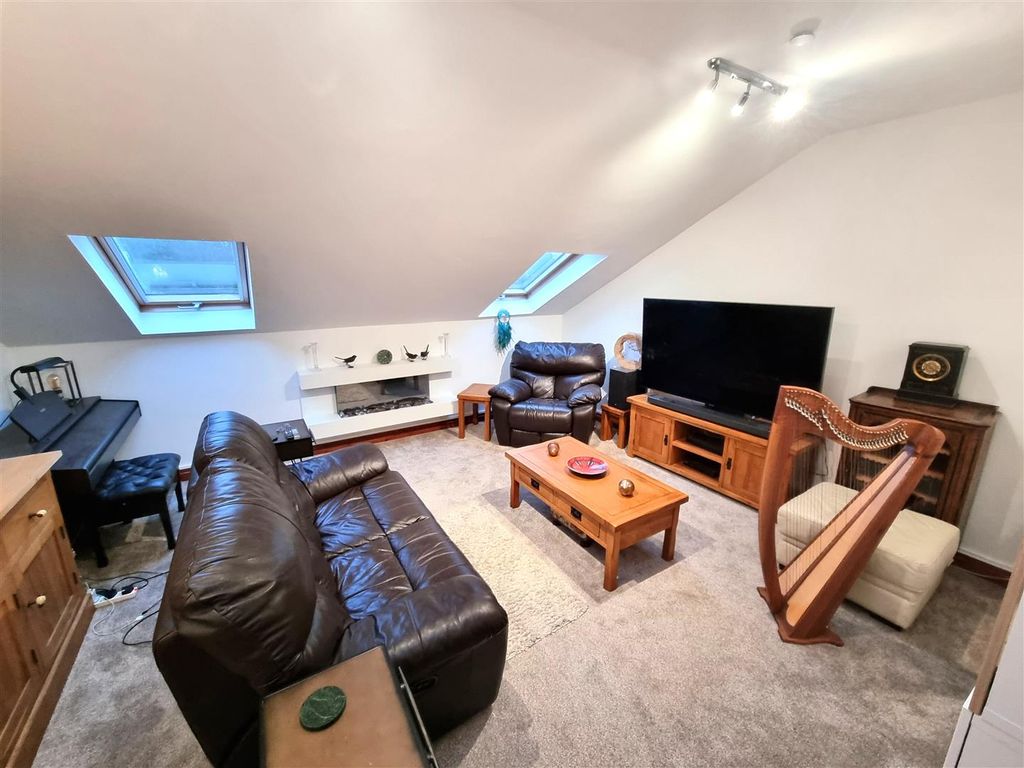 Additional image 7 of 3 bed flat for saleWestern Road, Launceston PL15