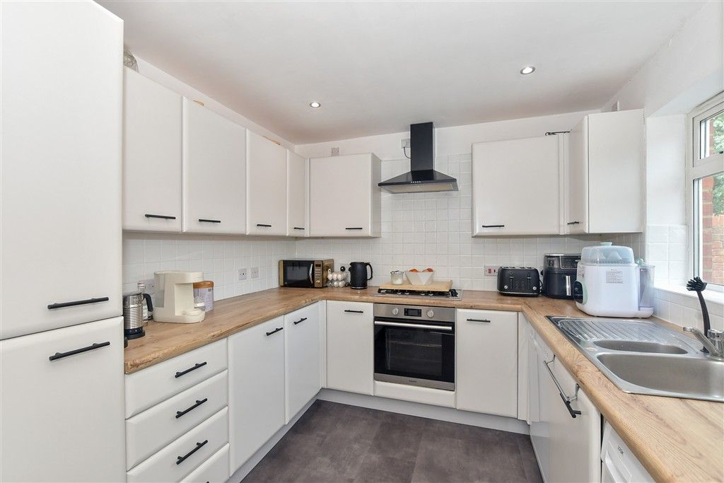 Property photo 3 of 14 Kitchen