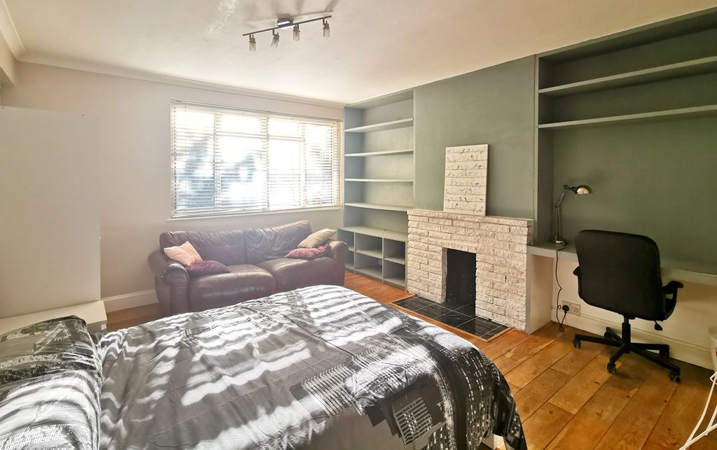 Property photo 1 of 28