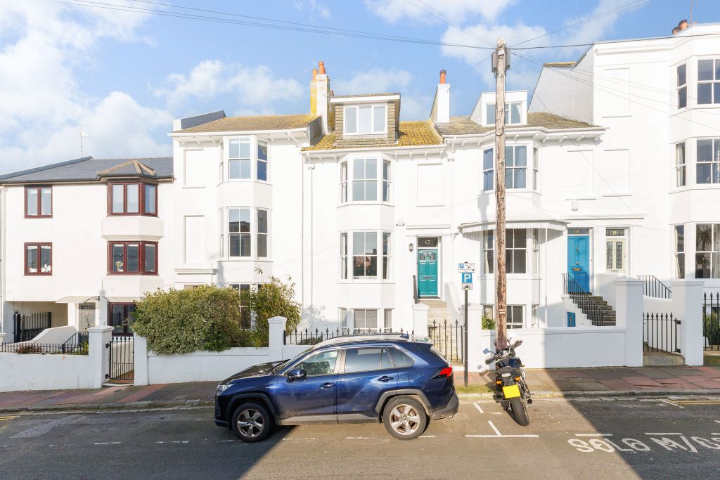 Property photo 1 of 13