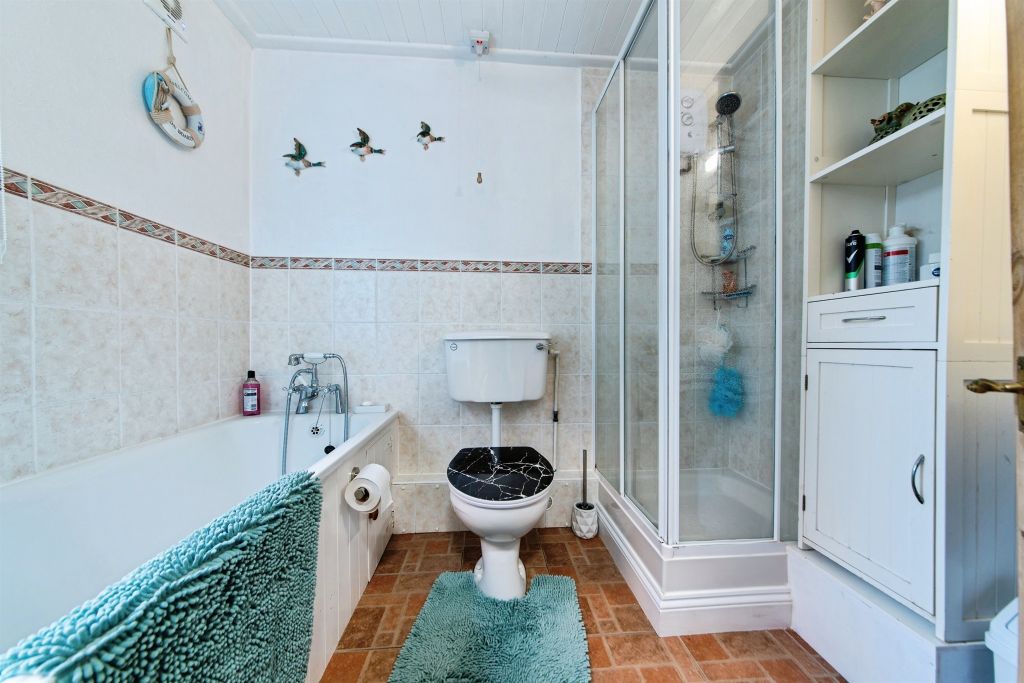 Property photo 2 of 20