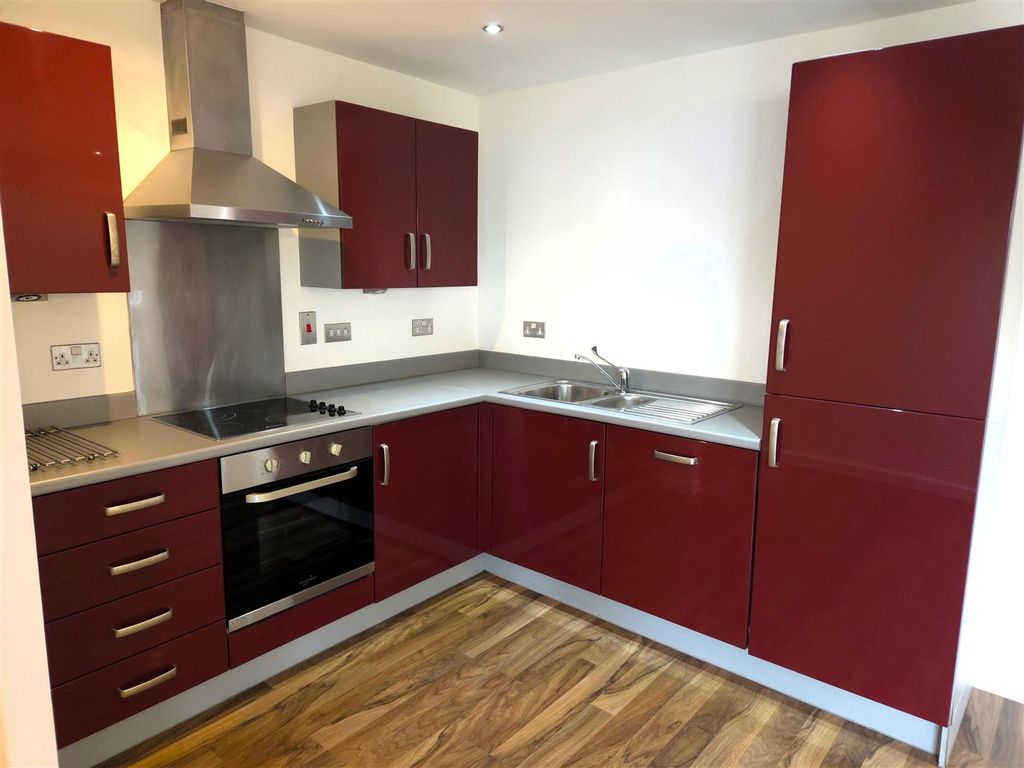 Property photo 3 of 11 Kitchen .Jpg