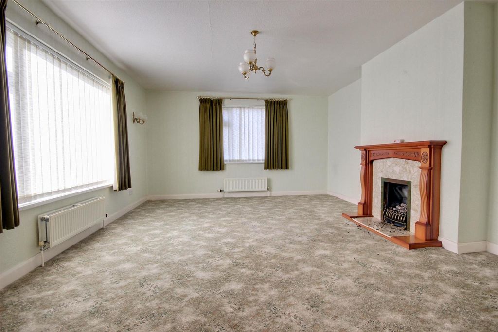 Property photo 2 of 21 Img_0022-Img_0024_Lzn.Jpg